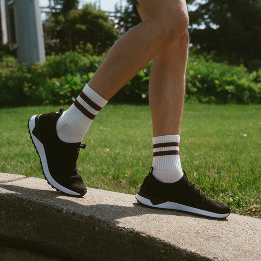 What Color Socks to Wear With Black Tennis Shoes: Style Tips
